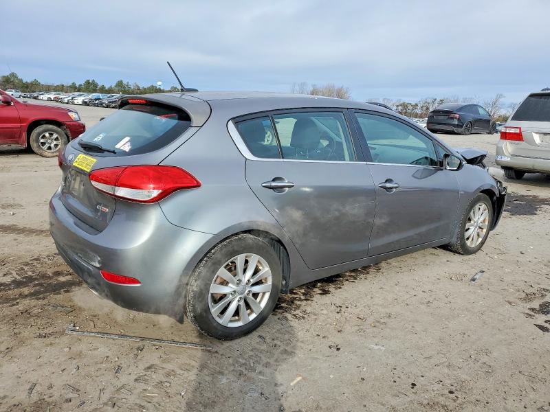 Zdjęcie 3 z aukcji – 2015 KIA FORTE EX z VIN KNAFX5A84F5342616