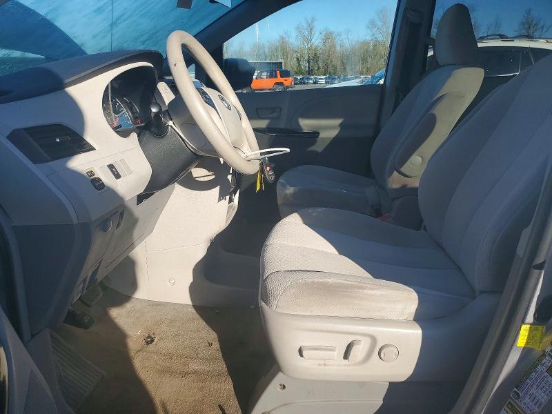 Photo 7 from auction – 2012 TOYOTA SIENNA LE with VIN 5TDKK3DC4CS279527