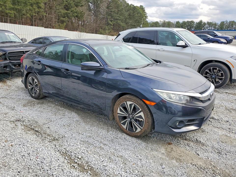 Photo 4 from auction – 2017 HONDA CIVIC EX with VIN 2HGFC1F35HH659029