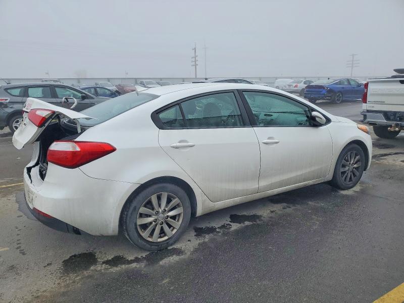 Photo 3 from auction – 2016 KIA FORTE LX with VIN KNAFX4A65G5512430