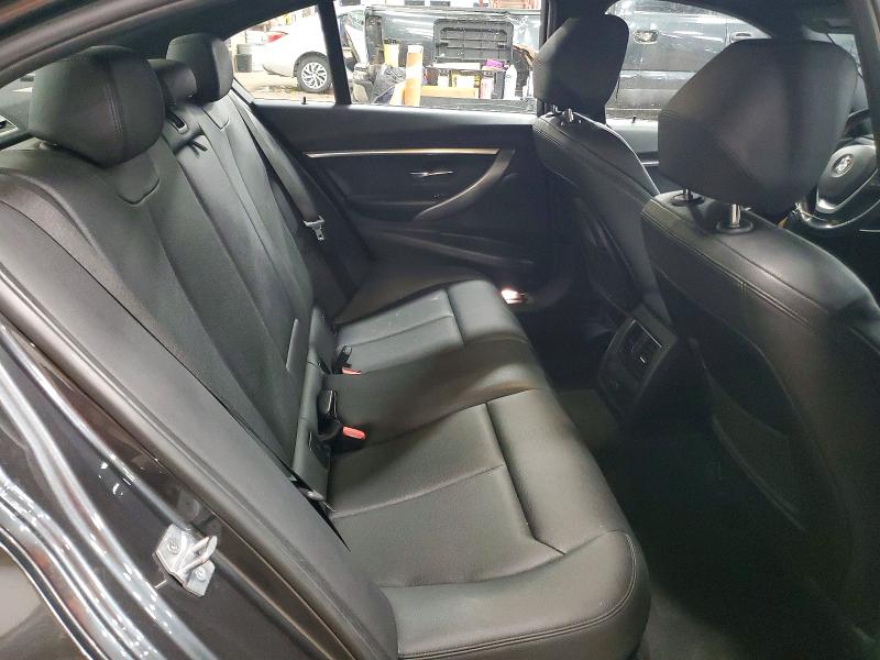 صورة رقم 10 من المزاد - 2018 BMW 330 XI مع VIN WBA8D9C5XJEM33684