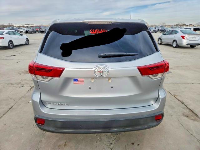 Photo 6 from auction – 2018 TOYOTA HIGHLANDER with VIN 5TDZZRFH5JS250752