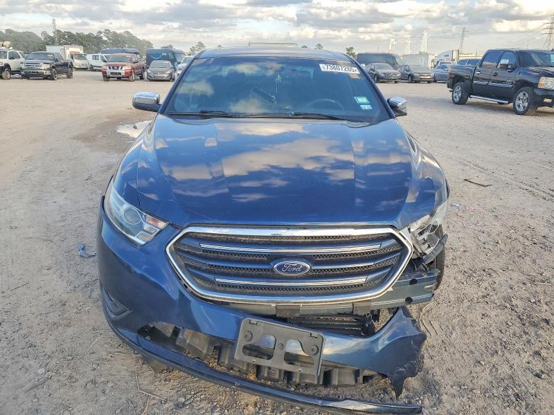 Photo 5 from auction – 2016 FORD TAURUS LIM with VIN 1FAHP2F85GG143864