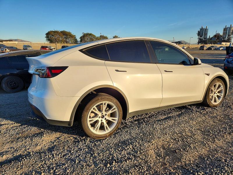 Photo 3 from auction – 2022 TESLA MODEL Y with VIN 7SAYGDEE3NF354181