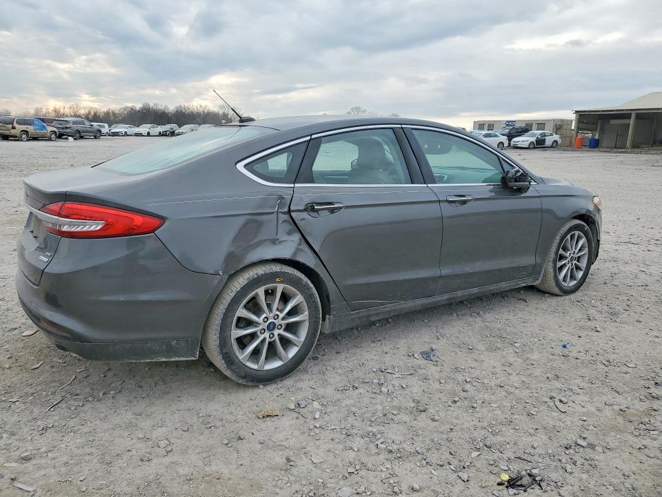 Photo 3 from auction – 2017 FORD FUSION with VIN 3FA6P0HD5HR124392