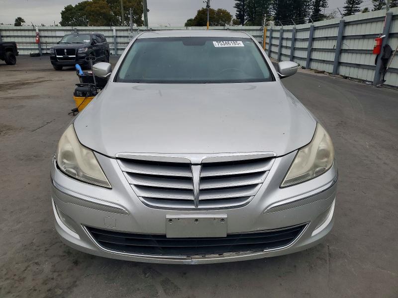 Photo 5 from auction – 2013 HYUNDAI GENESIS with VIN KMHGC4DD7DU247343