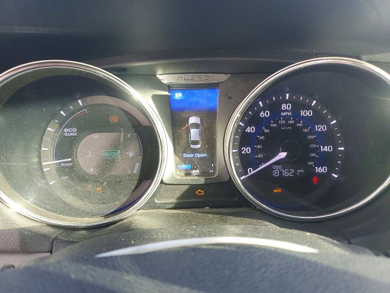 Photo 9 from auction – 2012 HYUNDAI SONATA HYB with VIN KMHEC4A46CA035089