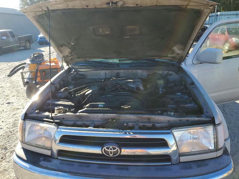 Photo 12 from auction – 2000 TOYOTA 4RUNNER SR with VIN JT3GN86R4Y0175582