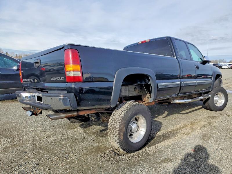 Photo 3 from auction – 2002 CHEVROLET SILVERADO with VIN 1GCHK29GX2E260677