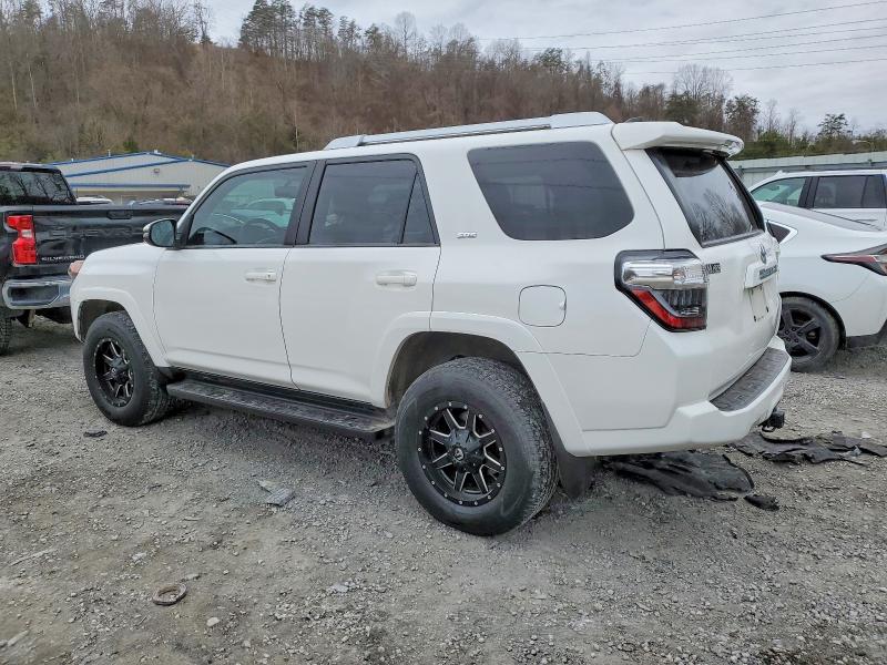Photo 2 from auction – 2018 TOYOTA 4RUNNER SR with VIN JTEBU5JR2J5551067