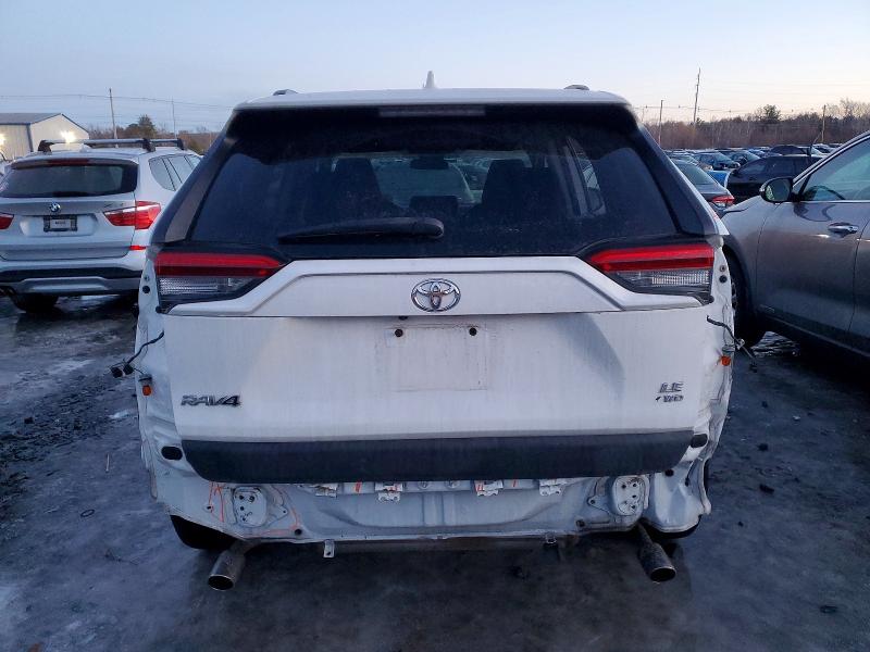 Photo 6 from auction – 2019 TOYOTA RAV4 LE with VIN 2T3F1RFV1KW030279