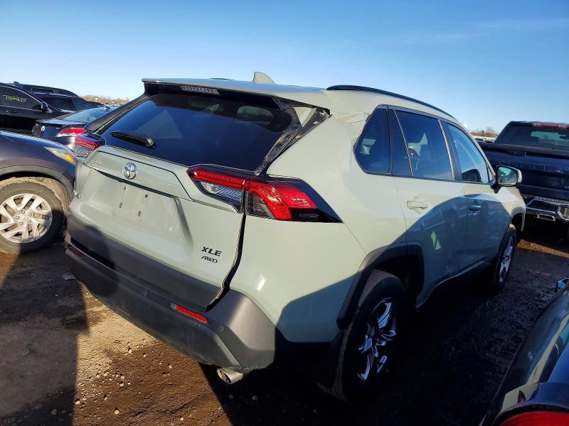 Photo 3 from auction – 2023 TOYOTA RAV4 XLE with VIN 2T3P1RFV3PW363076