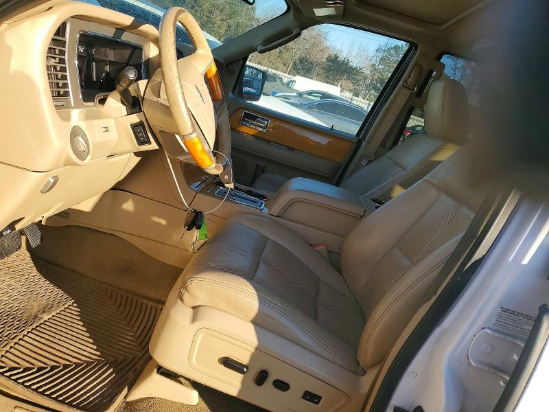 Photo 7 from auction – 2010 LINCOLN NAVIGATOR with VIN 5LMJJ3J5XAEJ01508