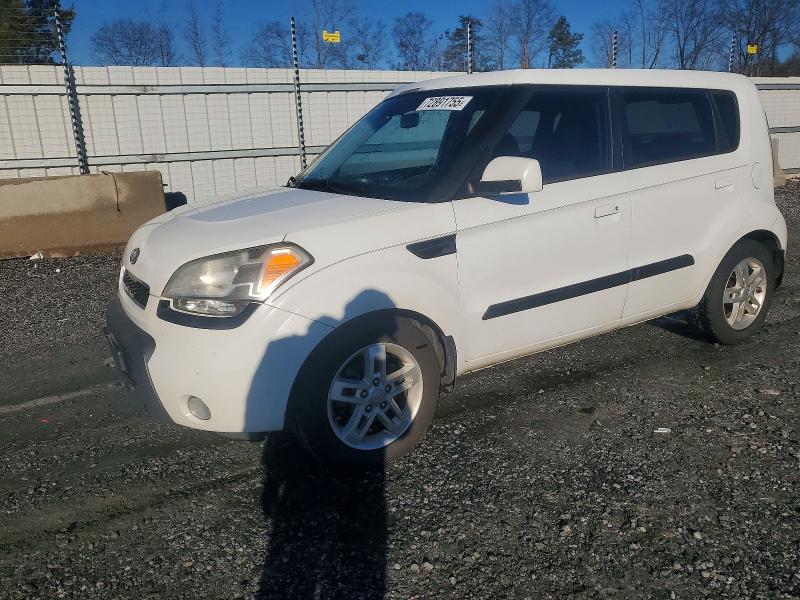 KIA SOUL + 2010 with VIN KNDJT2A21A7702781 - Photo from auction