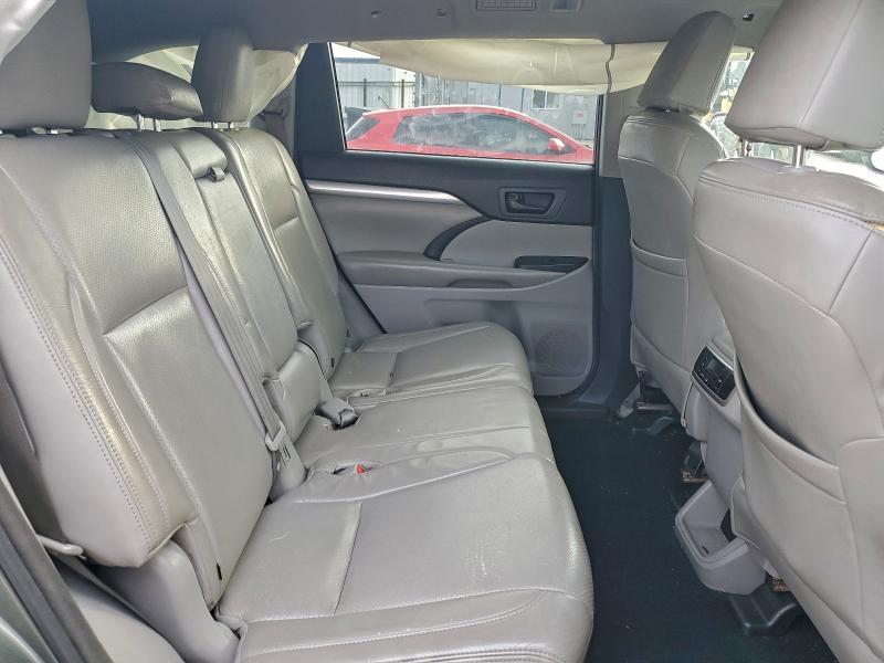 Photo 10 from auction – 2015 TOYOTA HIGHLANDER with VIN 5TDZARFHXFS009297