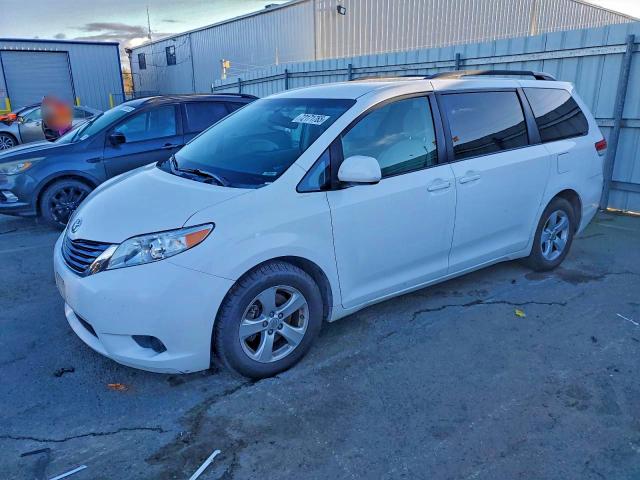 TOYOTA SIENNA LE 2013 with VIN 5TDKK3DC9DS405222 - Photo from auction