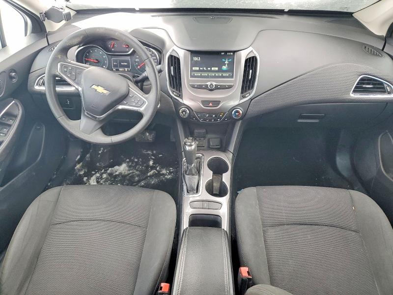 Photo 8 from auction – 2017 CHEVROLET CRUZE LT with VIN 3G1BE5SM7HS548596