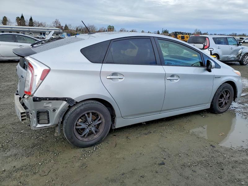 Photo 3 from auction – 2013 TOYOTA PRIUS with VIN JTDKN3DU7D1622295