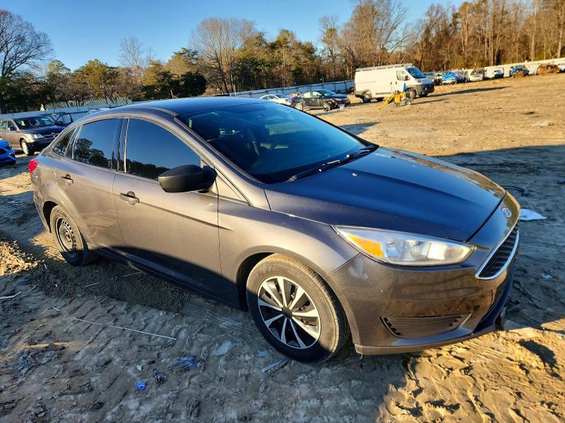 Foto 4 de la subasta – 2018 FORD FOCUS S con VIN 1FADP3E2XJL266706
