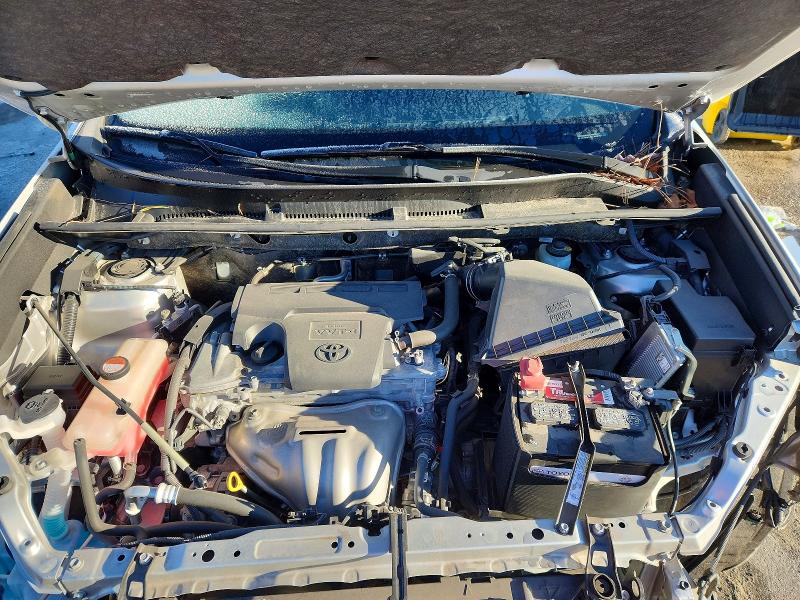 Photo 11 from auction – 2015 TOYOTA RAV4 LE with VIN JTMZFREV7FJ038326
