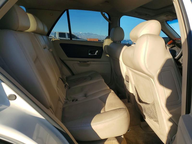 Photo 10 from auction – 2005 CADILLAC SRX with VIN 1GYEE637250221734
