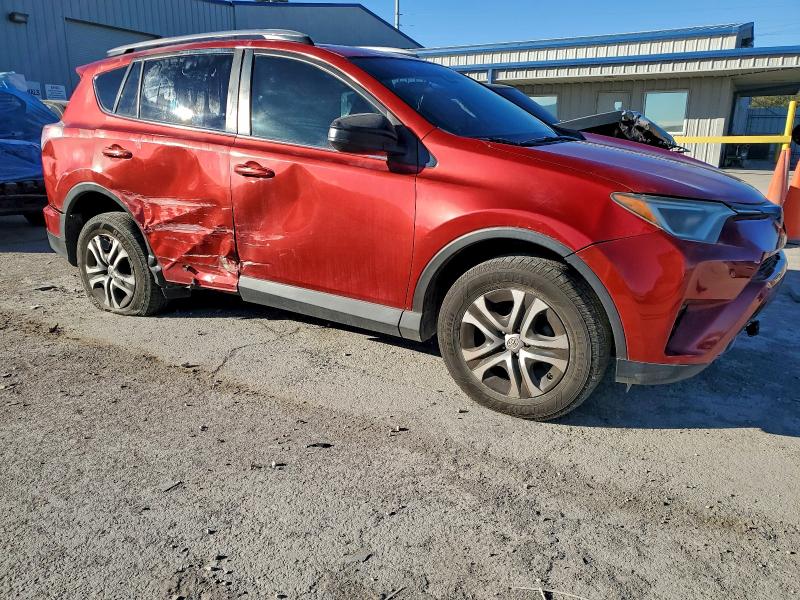 Photo 4 from auction – 2017 TOYOTA RAV4 LE with VIN JTMZFREV3HJ116362
