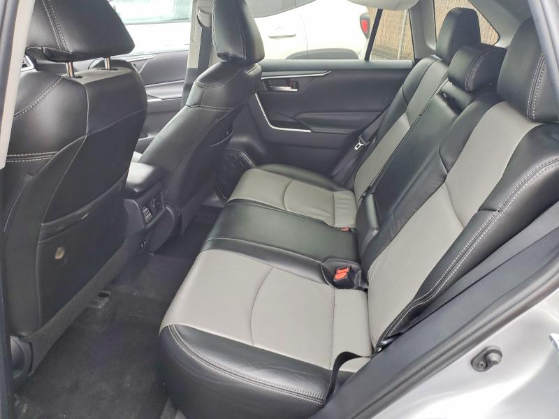 Photo 11 from auction – 2019 TOYOTA RAV4 XLE with VIN 2T3W1RFV1KW021274