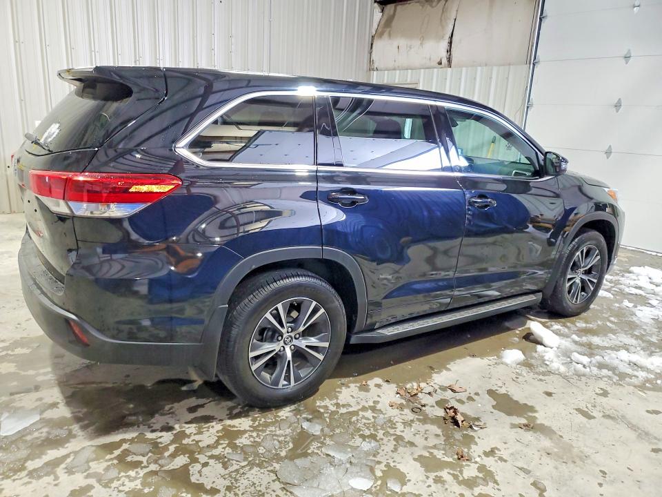Zdjęcie 3 z aukcji – 2017 TOYOTA HIGHLANDER z VIN 5TDZARFH4HS025949