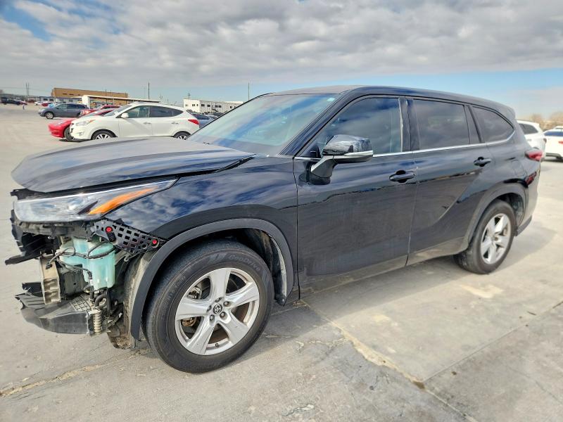 TOYOTA HIGHLANDER 2022 with VIN 5TDCZRAH1NS554552 - Photo from auction