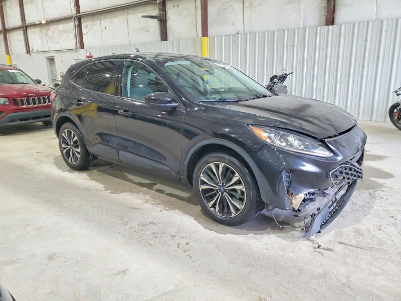 Photo 4 from auction – 2022 FORD ESCAPE with VIN 1FMCU0G62NUA04204