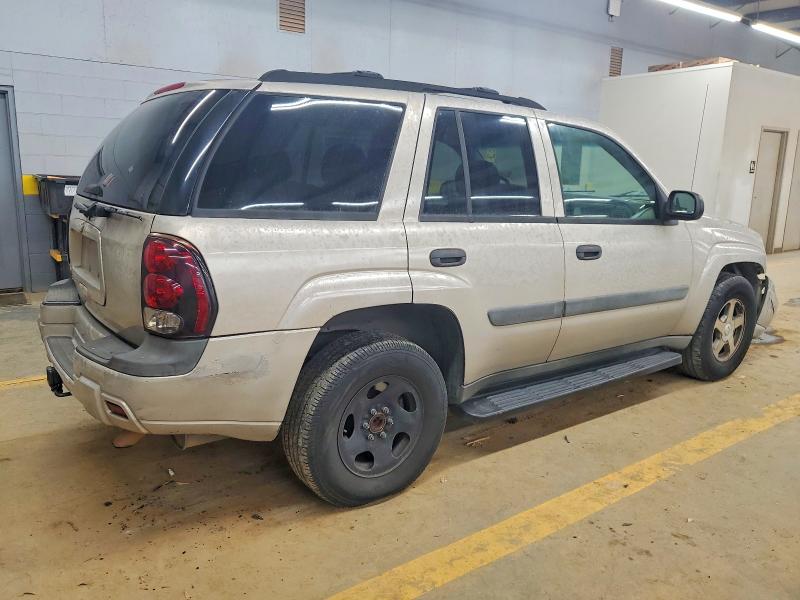 Photo 3 from auction – 2005 CHEVROLET TRAILBLAZE with VIN 1GNDS13S952314215