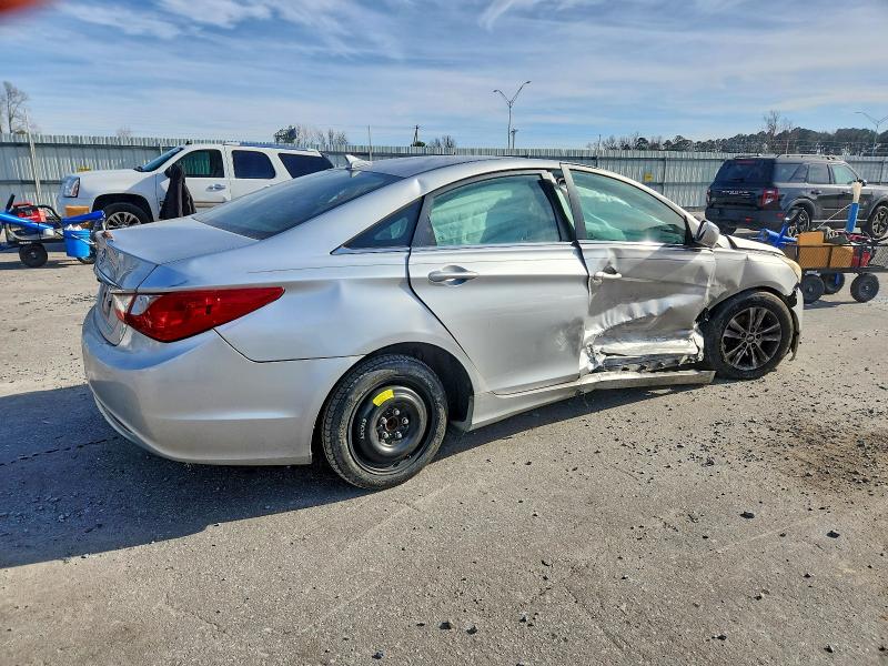 Photo 3 from auction – 2011 HYUNDAI SONATA GLS with VIN 5NPEB4AC9BH094398
