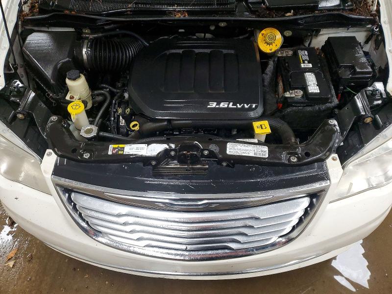 Photo 12 from auction – 2013 CHRYSLER TOWN & COU with VIN 2C4RC1CG0DR753407