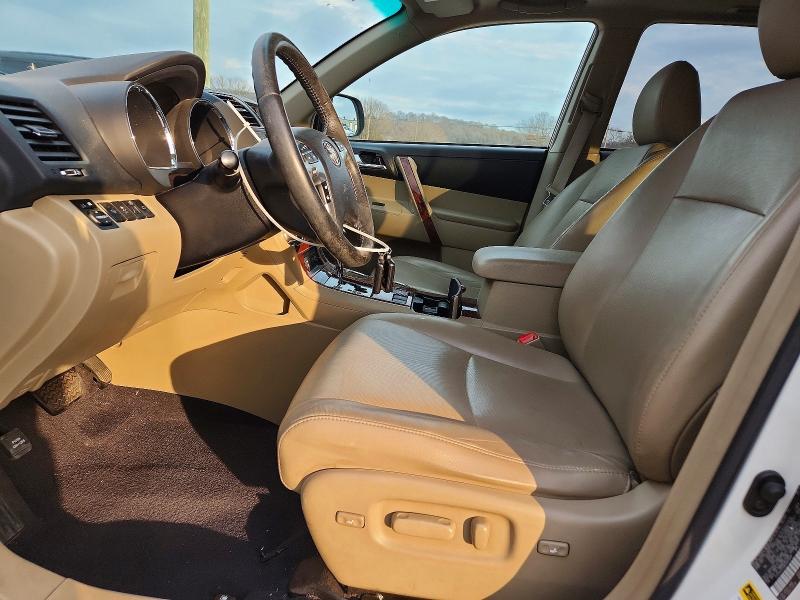 Photo 7 from auction – 2011 TOYOTA HIGHLANDER with VIN 5TDYK3EH3BS043549