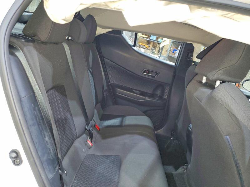 Photo 10 from auction – 2021 TOYOTA C-HR XLE with VIN NMTKHMBX7MR124884
