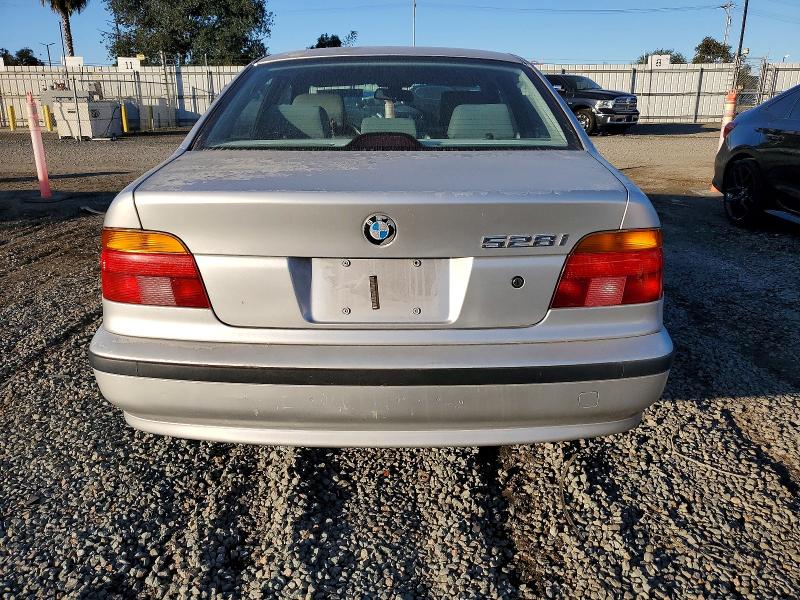 Photo 6 from auction – 2000 BMW 528 I AUTO with VIN WBADM6344YGV00282