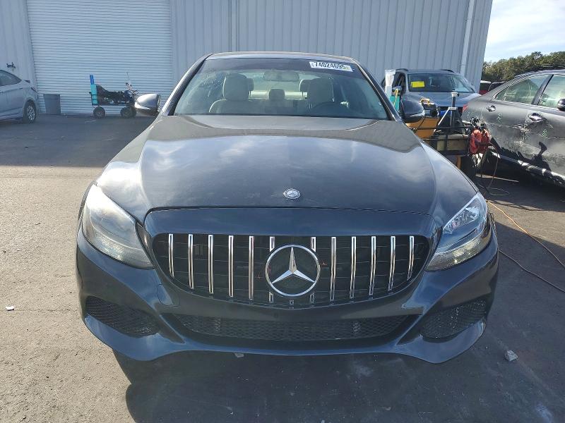 Photo 5 from auction – 2015 MERCEDES-BENZ C with VIN 55SWF4KB4FU032554