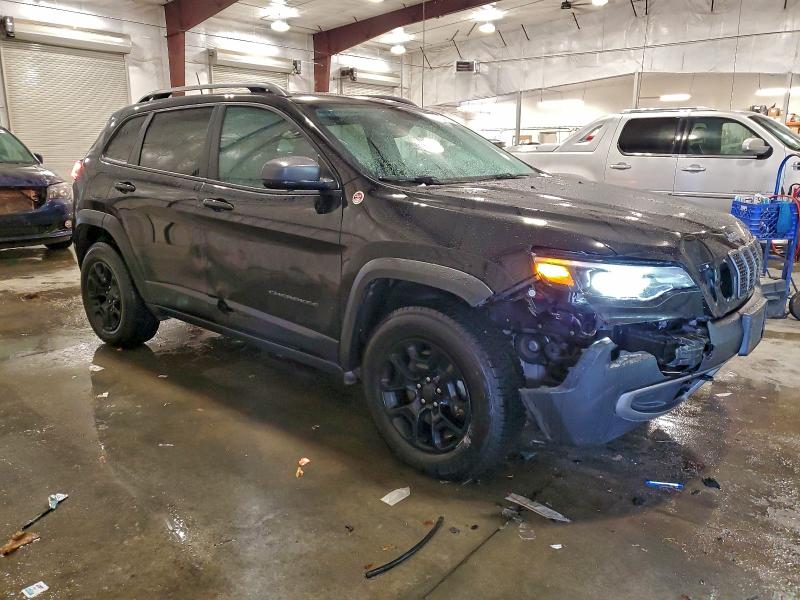 Photo 4 from auction – 2019 JEEP CHEROKEE T with VIN 1C4PJMBX7KD245984