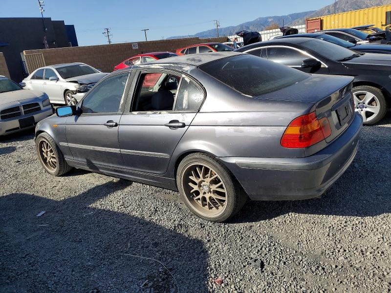 Photo 2 from auction – 2003 BMW 3 SERIES with VIN WBAEV33413KL80138