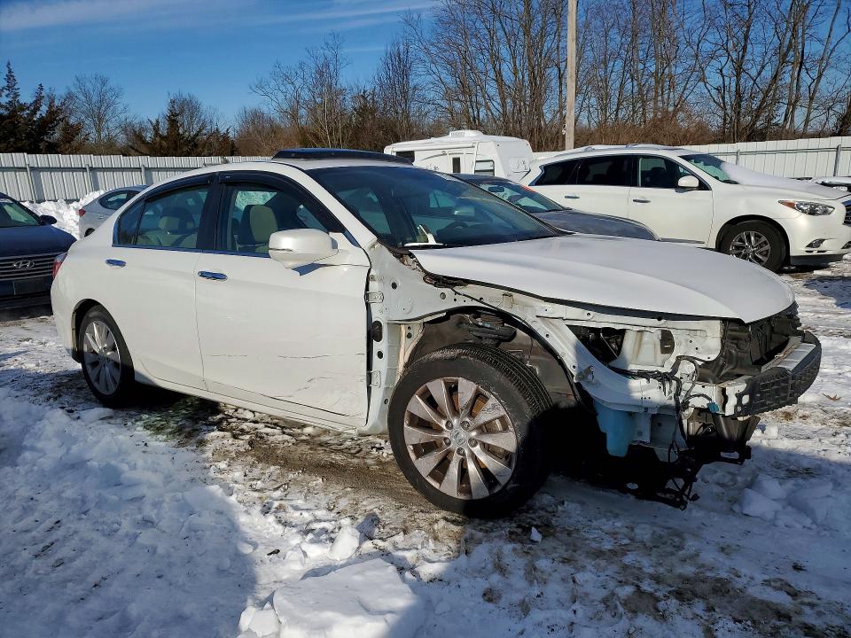 Photo 4 from auction – 2014 HONDA ACCORD EX with VIN 1HGCR2F72EA181074