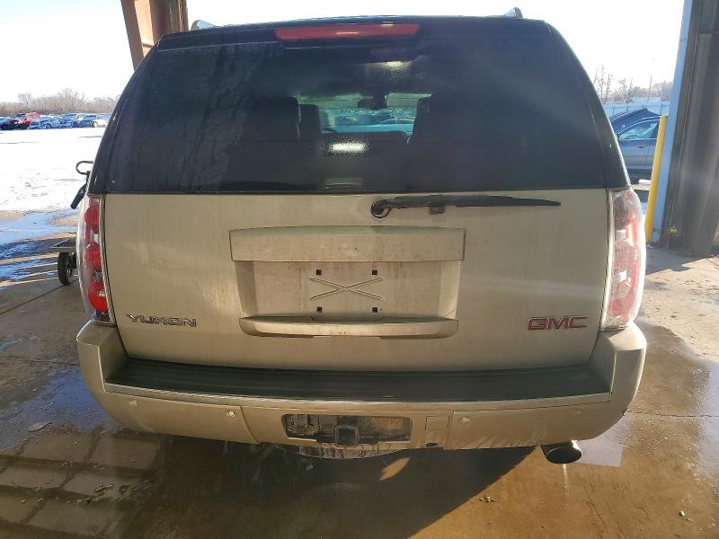 Photo 6 from auction – 2007 GMC YUKON DENA with VIN 1GKFK63837J184061