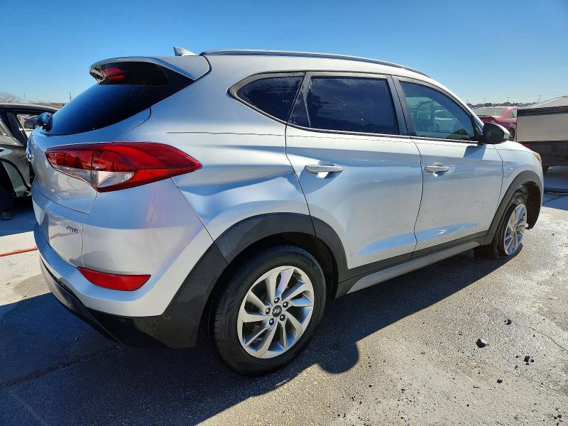 Photo 3 from auction – 2018 HYUNDAI TUCSON SEL with VIN KM8J3CA4XJU603767