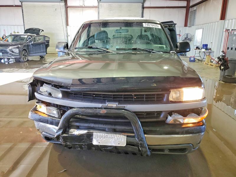 Photo 5 from auction – 2002 CHEVROLET SILVERADO with VIN 1GCEK19VX2Z250980