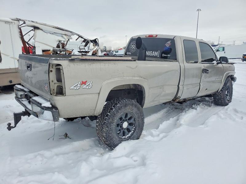 Photo 3 from auction – 2003 CHEVROLET SILVERADO with VIN 1GCHK29103E105682
