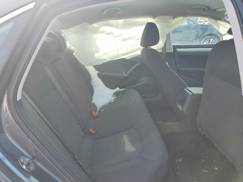 Photo 10 from auction – 2016 VOLKSWAGEN PASSAT with VIN 1VWAT7A32GC041331