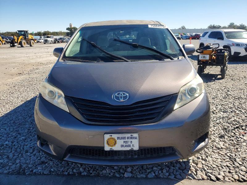 Foto 5 de la subasta – 2011 TOYOTA SIENNA con VIN 5TDZK3DC4BS019352