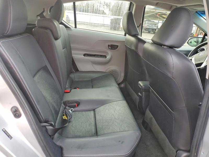 Photo 10 from auction – 2014 TOYOTA PRIUS C with VIN JTDKDTB3XE1082052