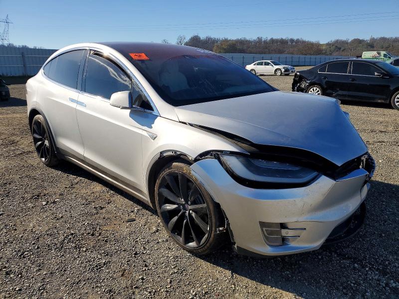 Photo 4 from auction – 2016 TESLA MODEL X with VIN 5YJXCAE20GF016670