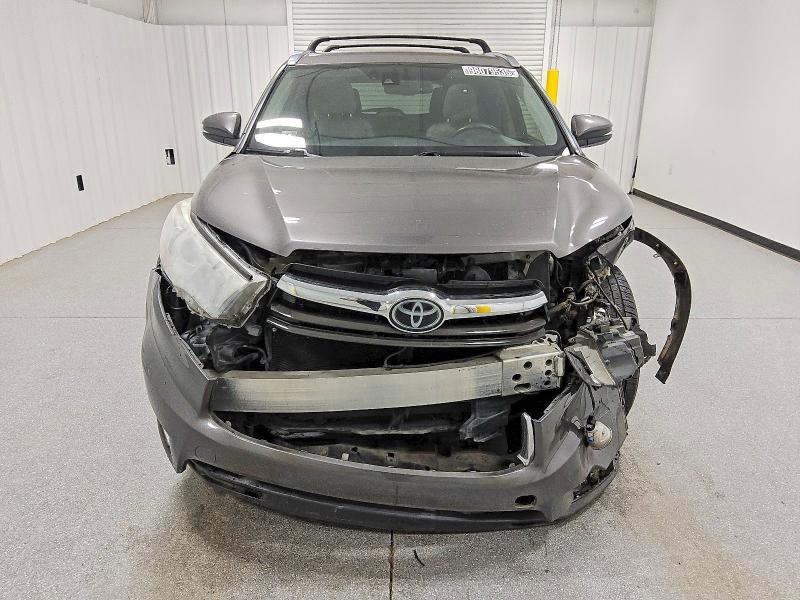 Photo 5 from auction – 2016 TOYOTA HIGHLANDER with VIN 5TDYKRFH0GS145108
