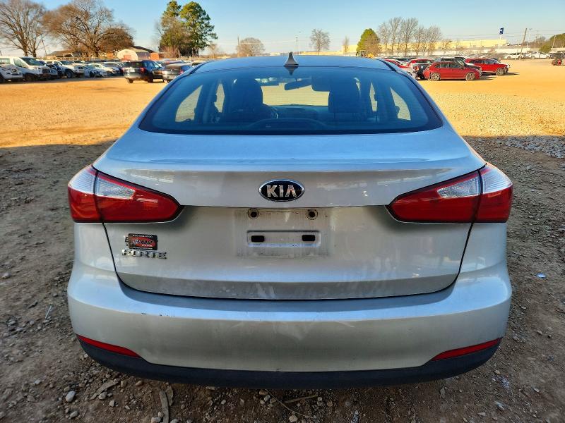 Photo 6 from auction – 2016 KIA FORTE LX with VIN KNAFK4A67G5442847